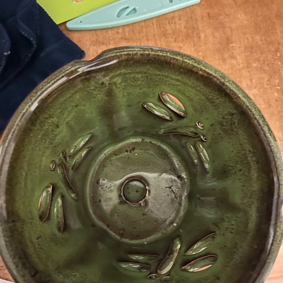 Small pot for plants. Perfect size for small side tables - Picture 1 of 2